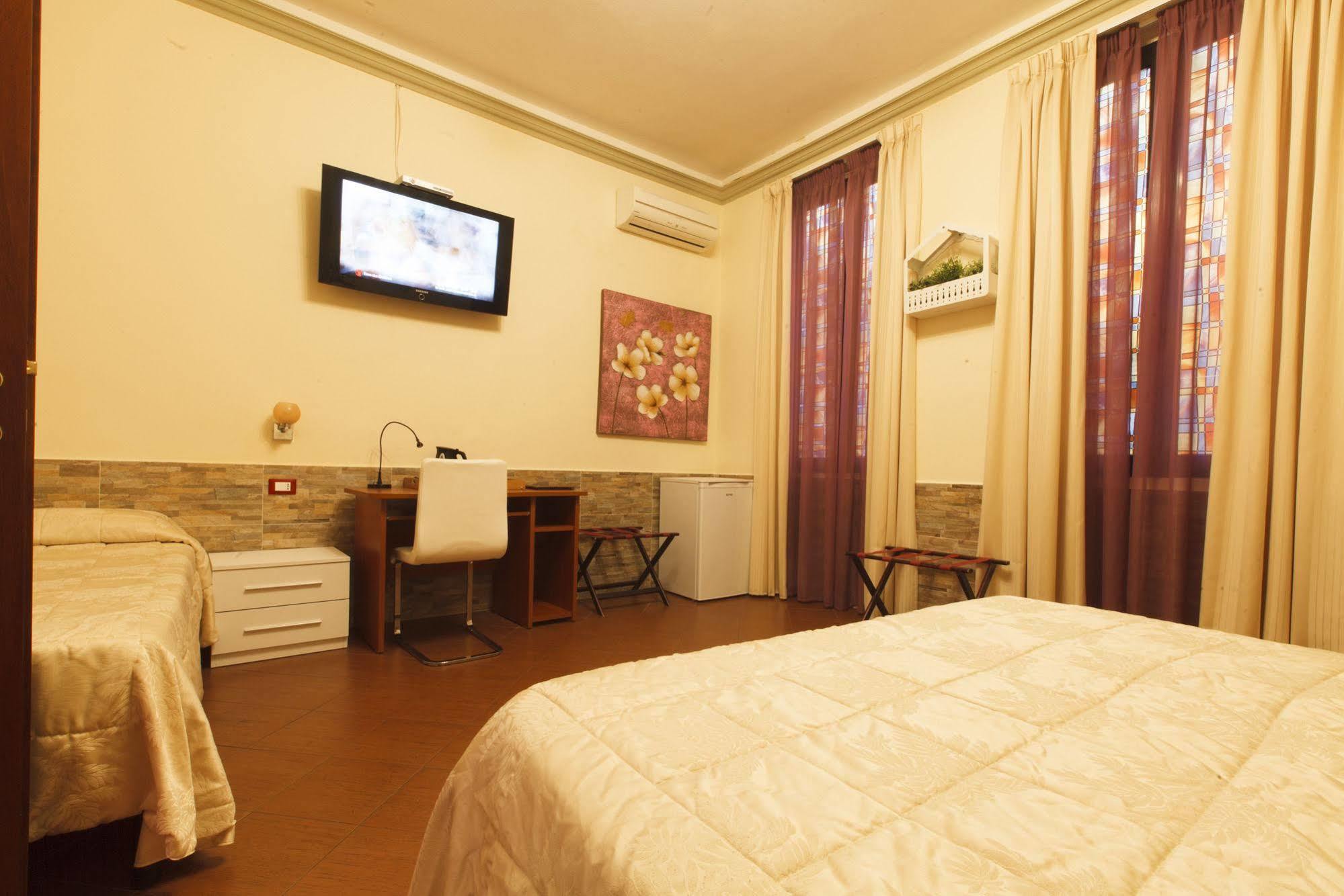 Ester 3* Florence