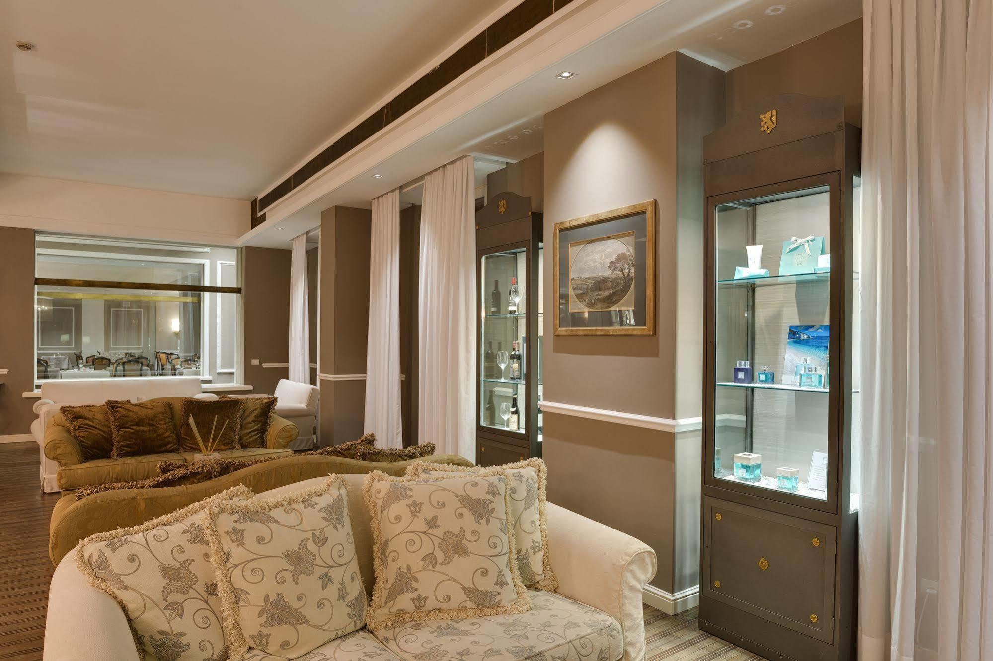 Plaza Lucchesi Hotel