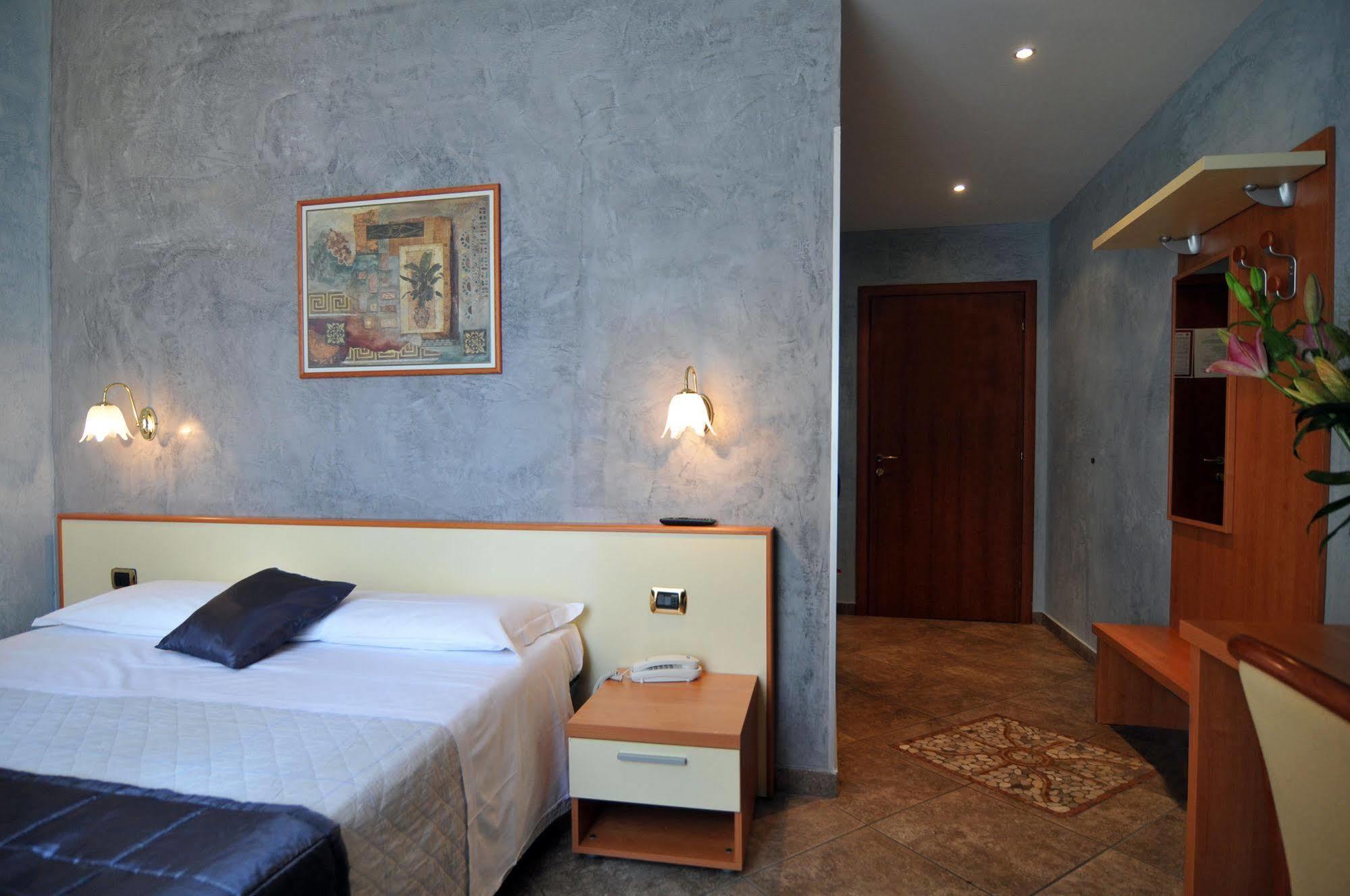 Hotell Angelica 2*
