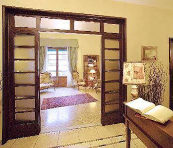 Acomodação com café da manhã  Old 3*