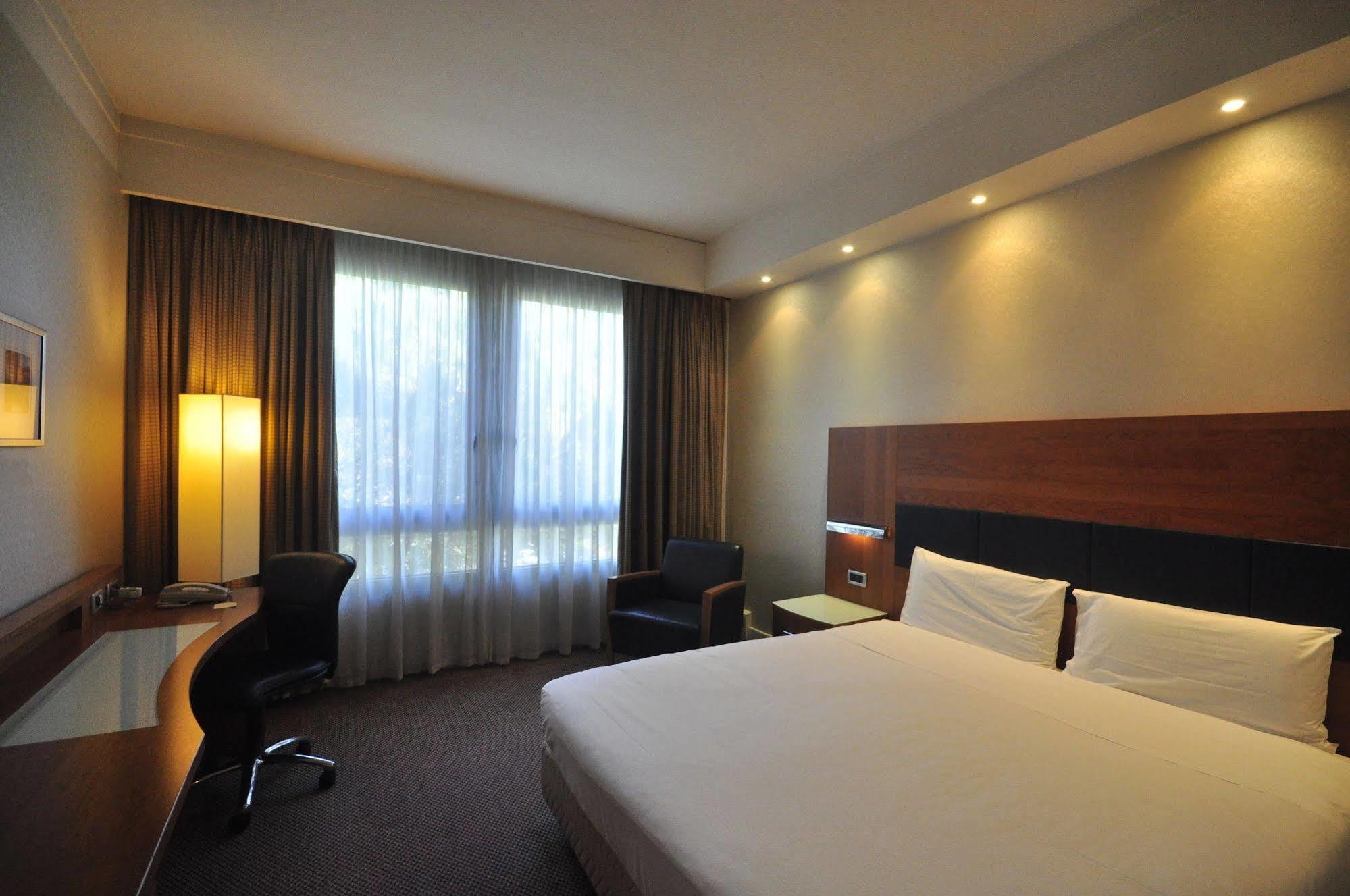 Italiana Hotell 4*