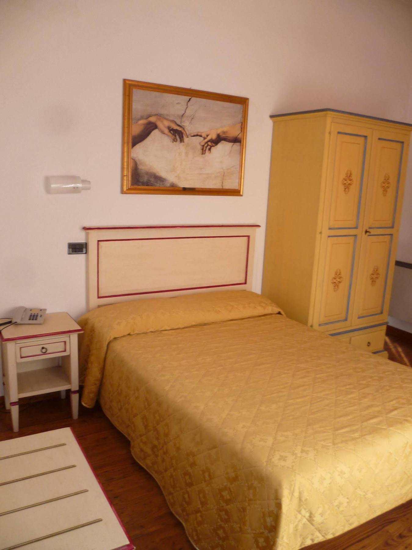 Vasari Hotel 3*