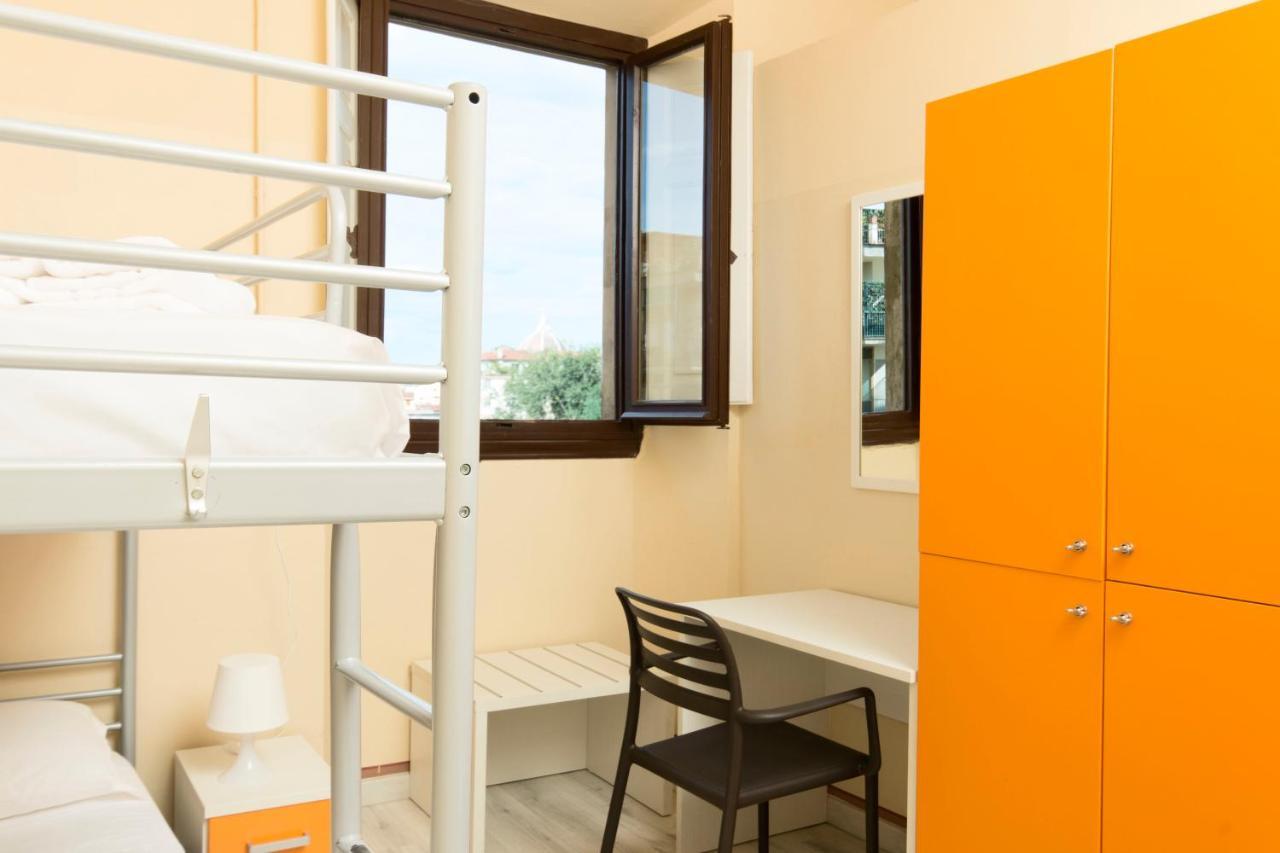 Hostel 7 Santi Florence