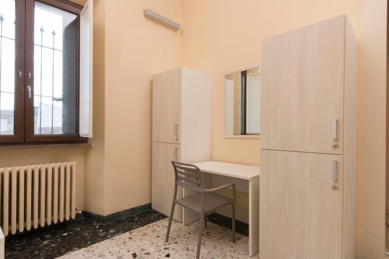 7 Santi Hostel *