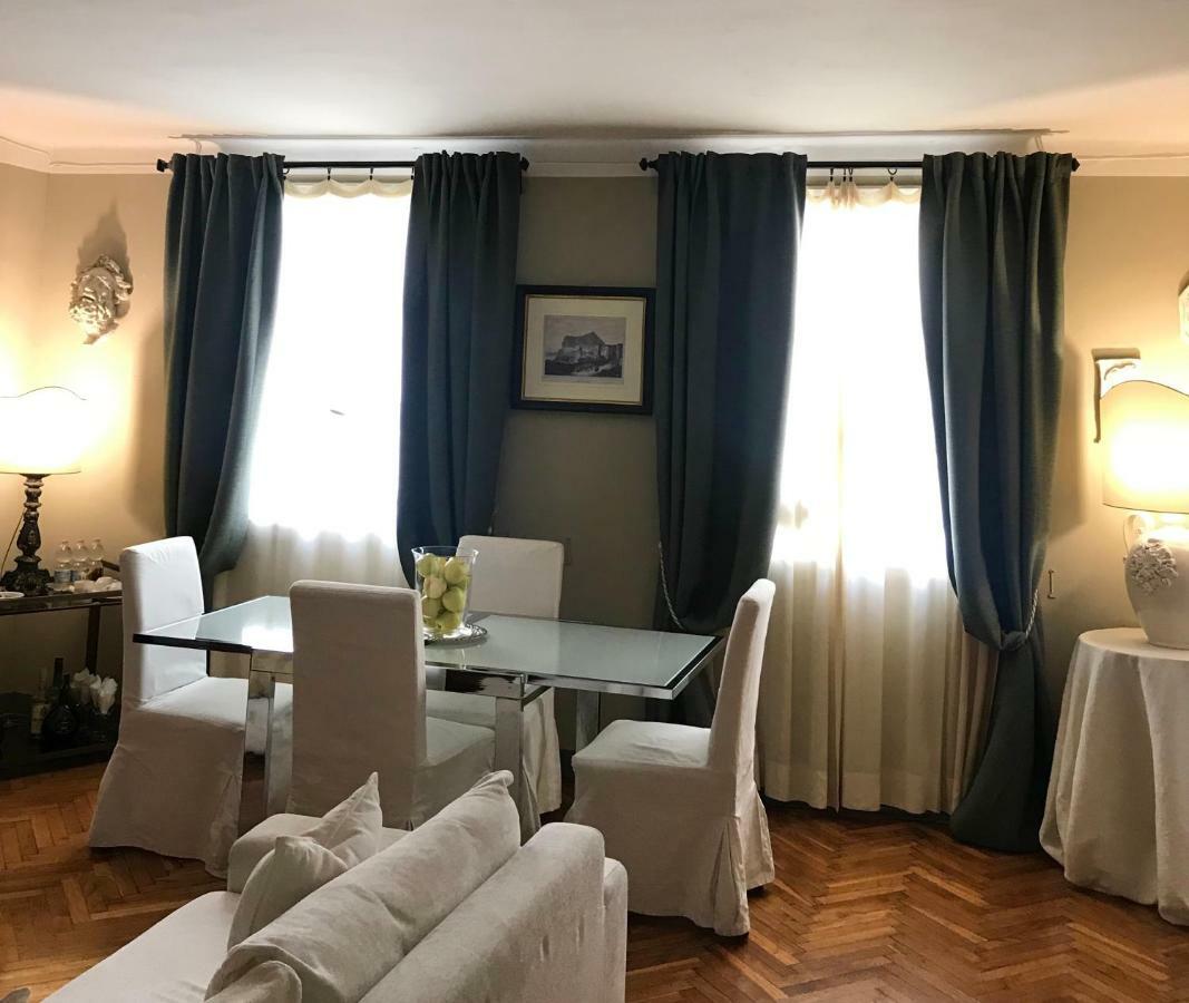 Casa de hóspedes Capri Moon 2*