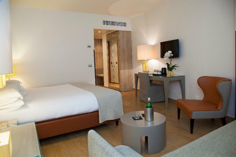 Starhotels Michelangelo Hotel 4*