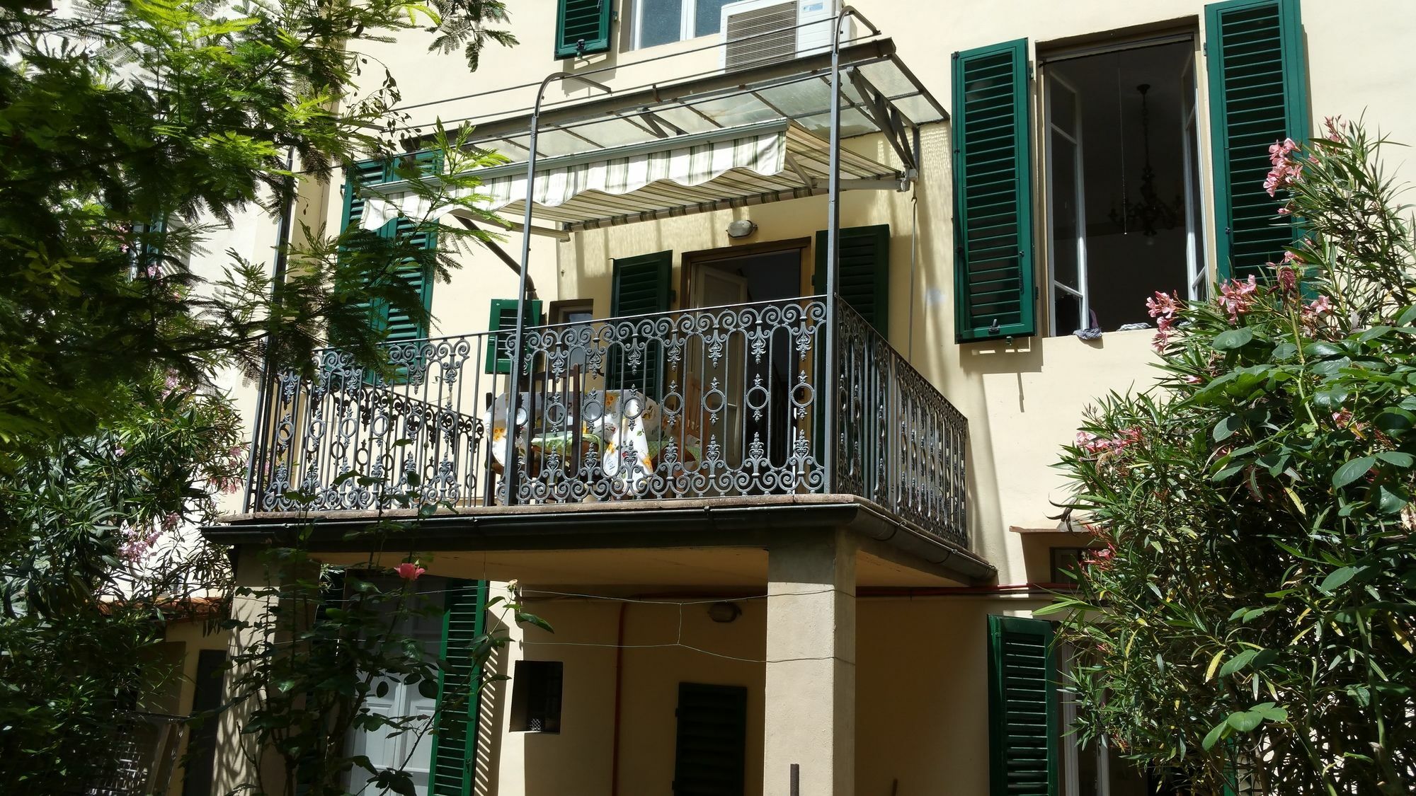 La Nei Fiori Guest house