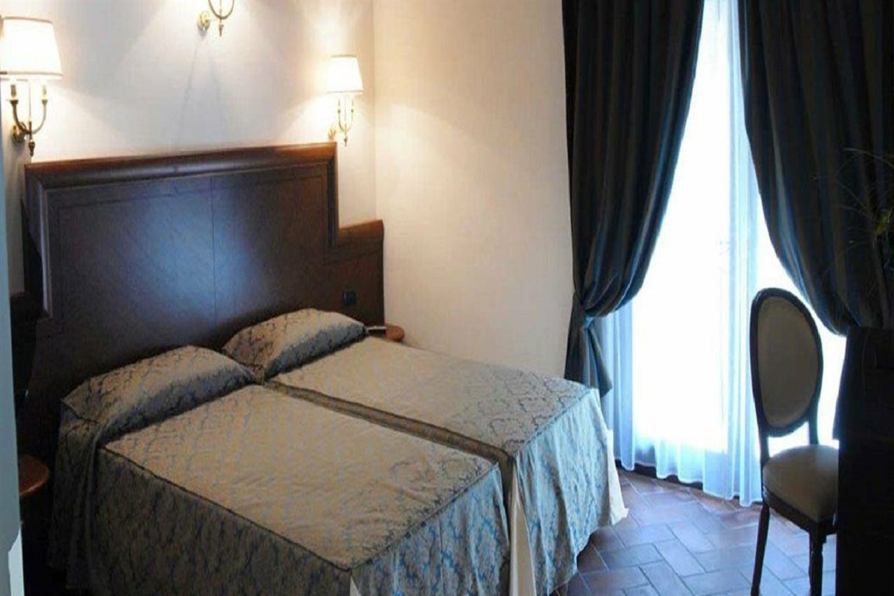 Embassy 4*