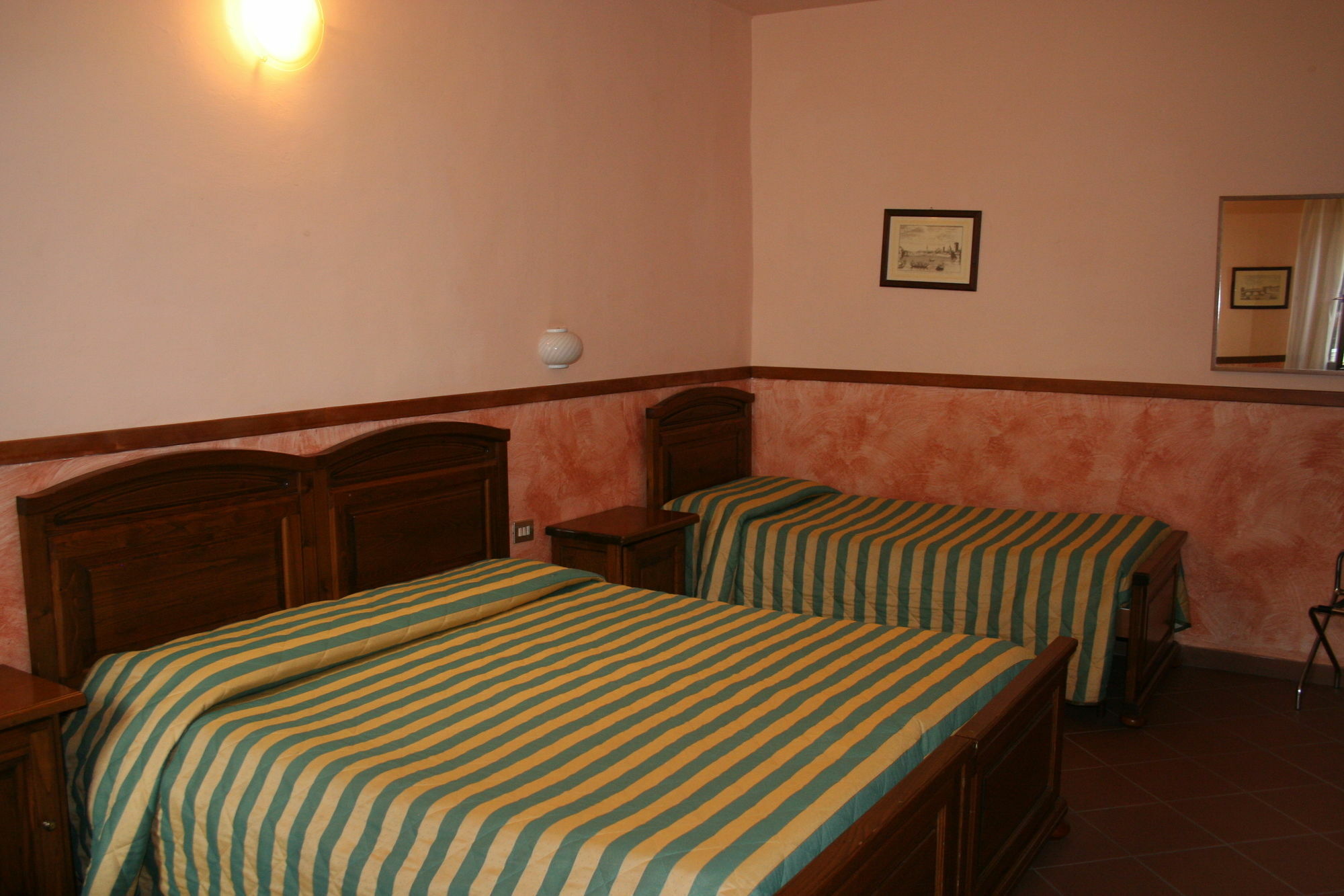 Monica Hotel