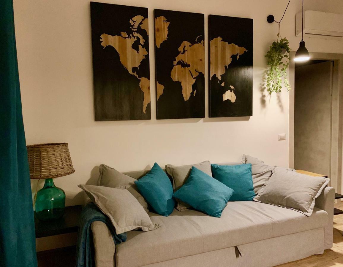 Apartamento Open The Classic Wooden Shutters At A Cozy Nest Florença
