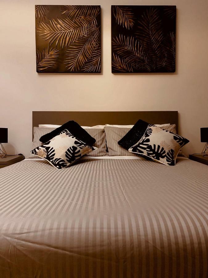 Apartamento Open The Classic Wooden Shutters At A Cozy Nest Florença