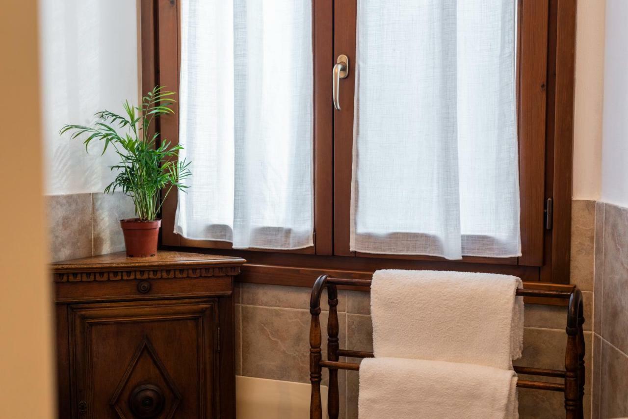 Leilighet Renovated 19th-century In An Authentic Area