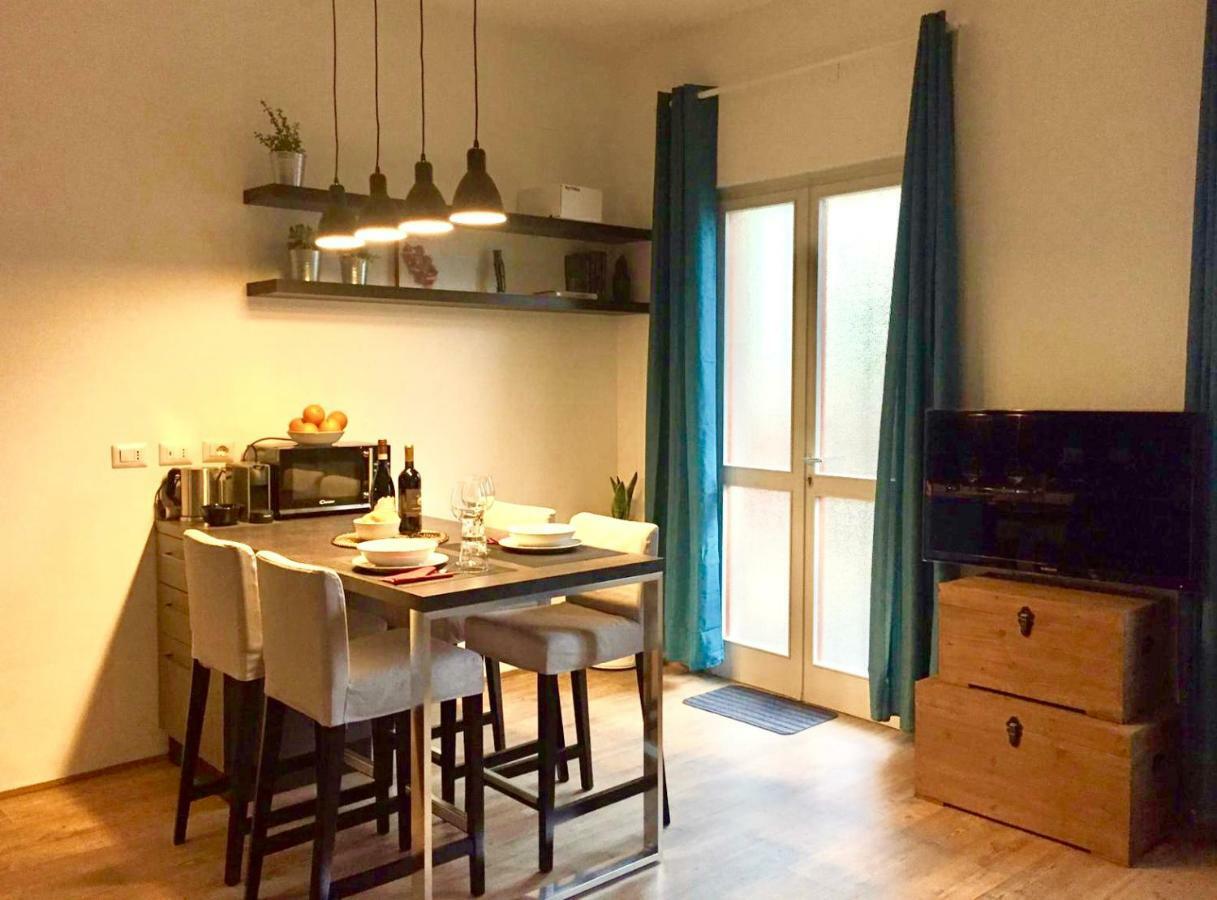 Apartamento Open The Classic Wooden Shutters At A Cozy Nest Florença