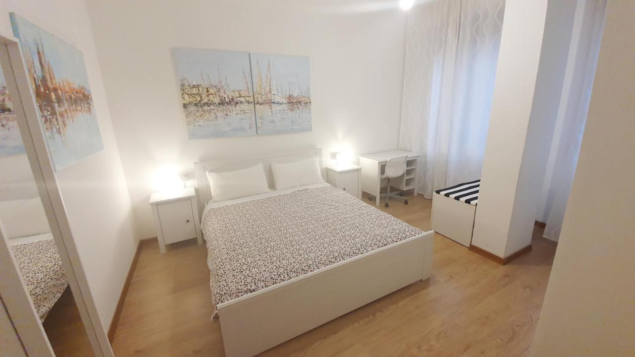 Center Train Station Apartment