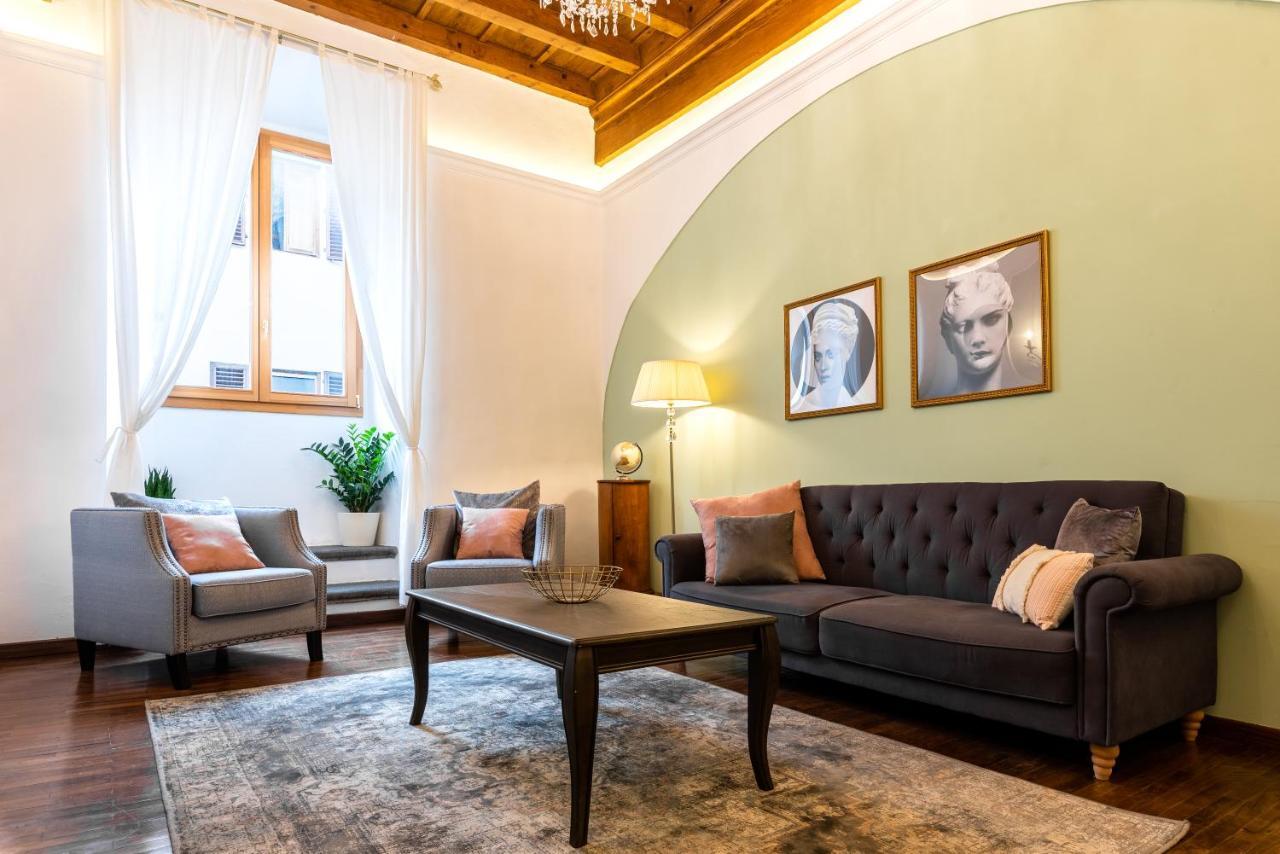 Historic Center Palace - Huge 4 Bedrooms Santa Croce - By Likehomeflorence *