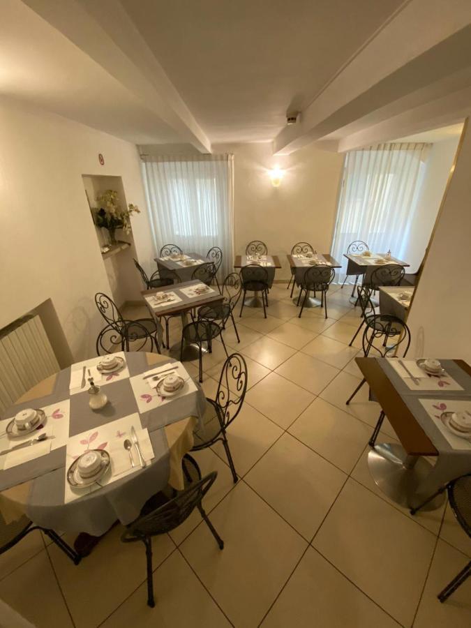 Victoria Hotell 3*