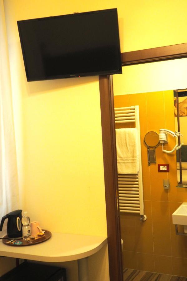 Ester Hotel 3*