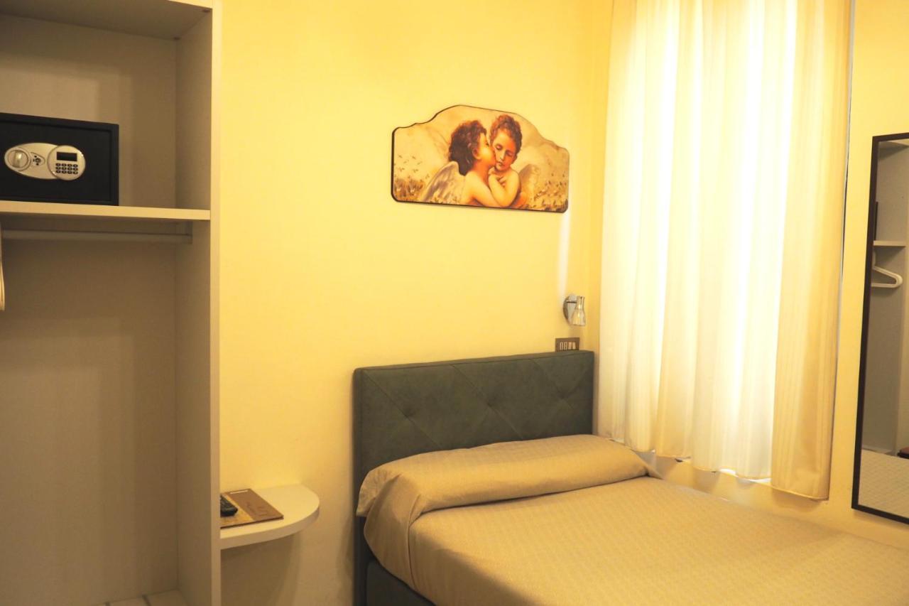 Ester Hotel 3*